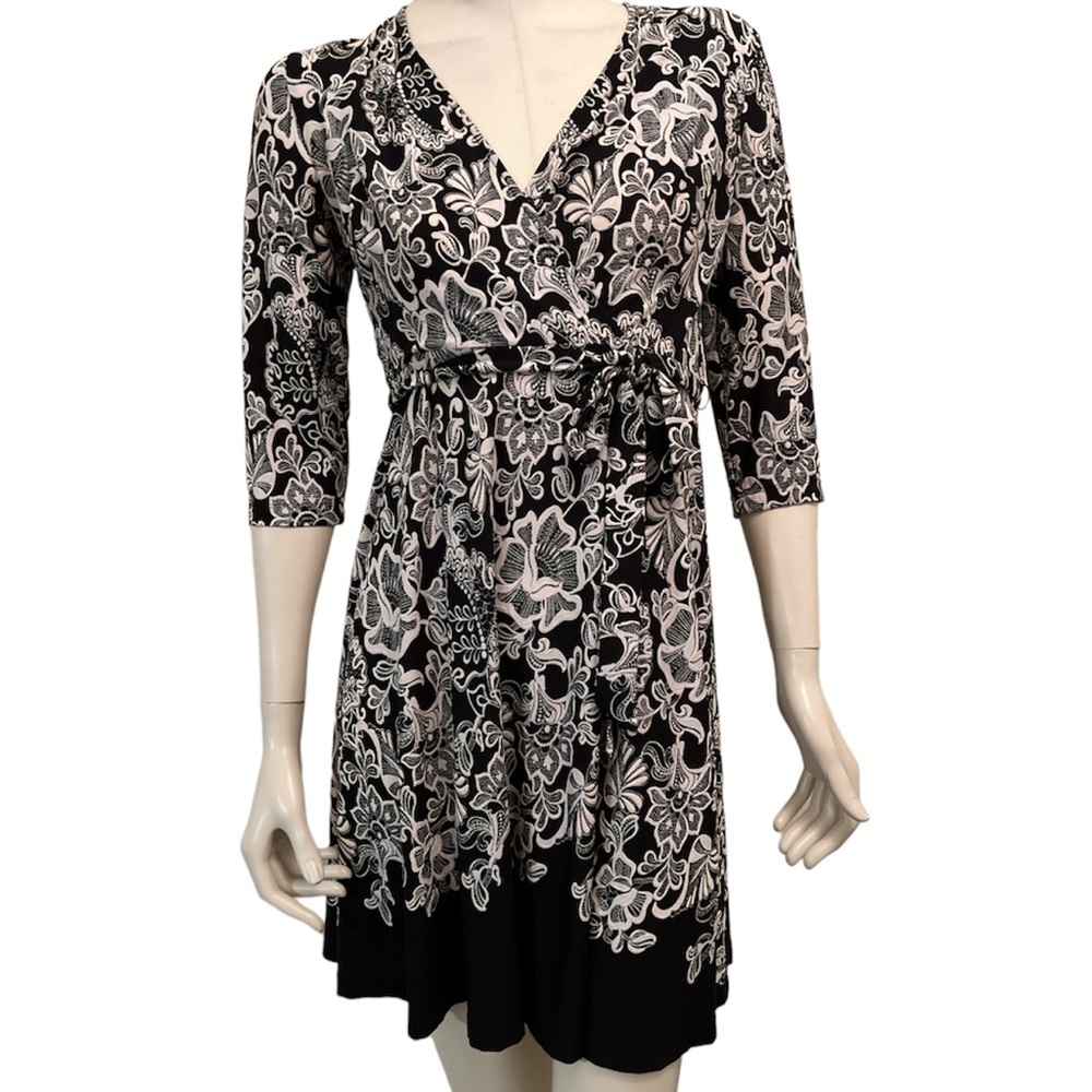 Floral Cross Front Dress by roz and Ali size S petite Black and White